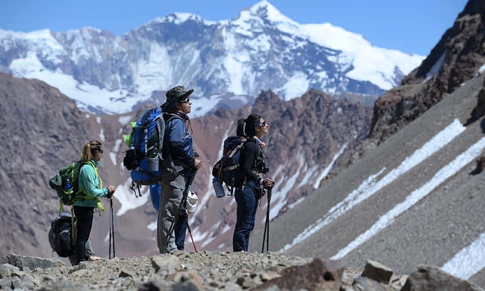 TREKKING
